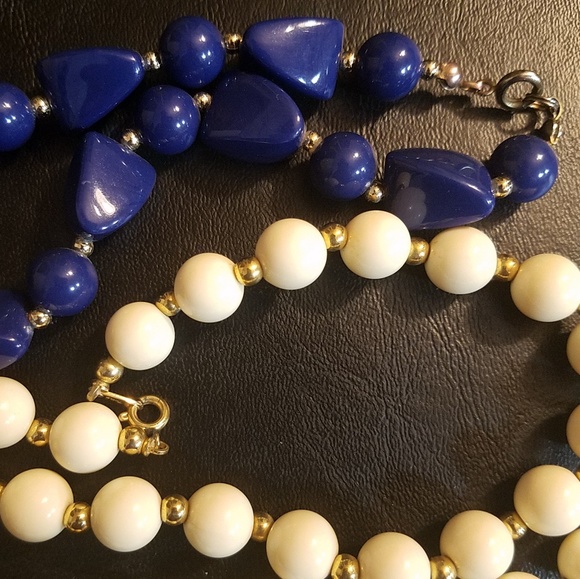 2 Strands Vintage Bead Necklaces - Picture 3 of 6